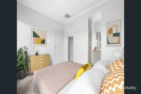 Property photo of 8 Thrums Road Mambourin VIC 3024