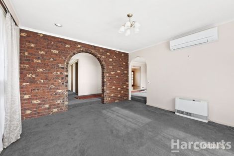 Property photo of 6 Laurine Court Wendouree VIC 3355
