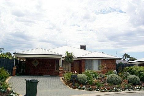 15 Janeville Pl, South Guildford, WA 6055