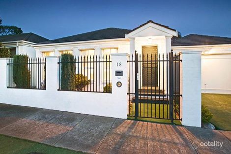 18 Crest Ave, Hampton East, VIC 3188