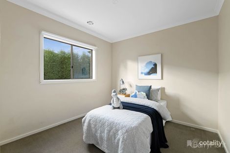 Property photo of 7 Gillyweed Avenue Clyde North VIC 3978