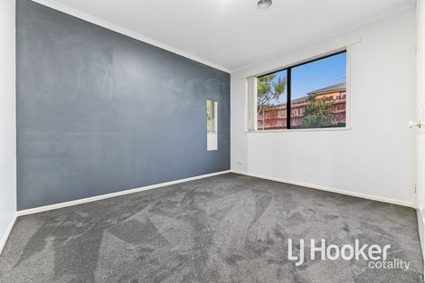 Property photo of 8 Niagara Court Hampton Park VIC 3976