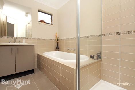 Property photo of 3 Parris Avenue Harkness VIC 3337