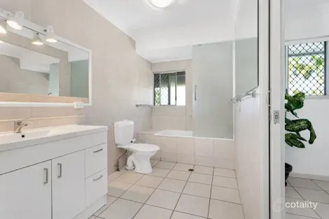 Property photo of 4/69 Pease Street Manoora QLD 4870