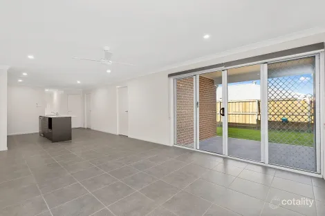 Property photo of 29 Friarbird Ridge Aberglasslyn NSW 2320