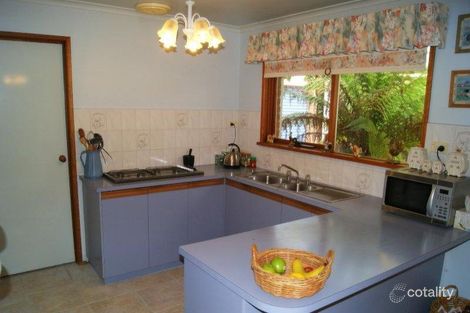 Property photo of 4 Lexcen Close Berwick VIC 3806