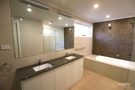 Property photo of 25 Ravensthorpe Crescent Narre Warren VIC 3805