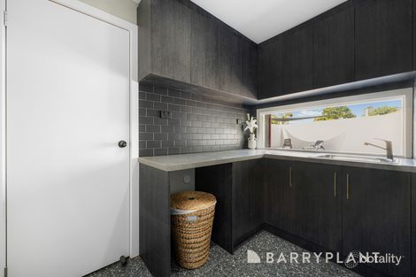 Property photo of 7 Blairgowrie Place Melton West VIC 3337