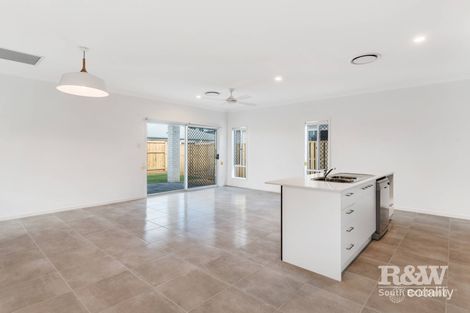 21 Pipet Cres, Pallara, QLD 4110