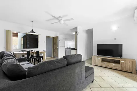 Property photo of 1/3 Beach Road Pialba QLD 4655