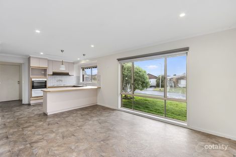 Property photo of 5 Heather Grove Inverloch VIC 3996