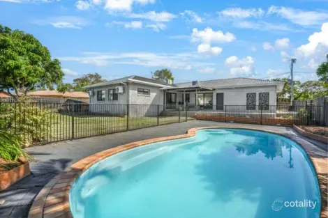 Property photo of 2 Yellowpatch Avenue Clinton QLD 4680