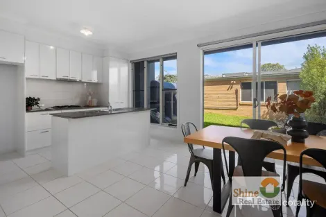Property photo of 11 Aviara Walk Cranbourne VIC 3977