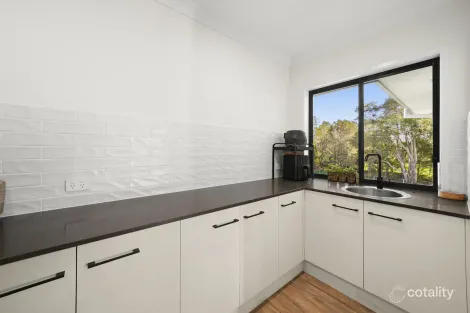Property photo of 12 Bellerive Place Sancrox NSW 2446