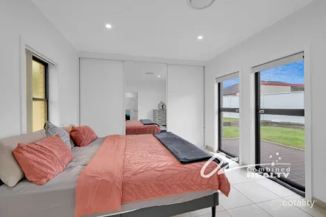 Property photo of 15 Yuroka Crescent St Georges Basin NSW 2540