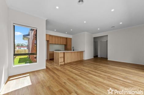 9 Handley Cres, Officer, VIC 3809