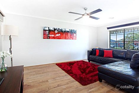 Property photo of 33 Klippel Way Caroline Springs VIC 3023