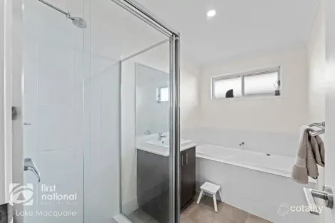 Property photo of 28 Gullane Close Heddon Greta NSW 2321