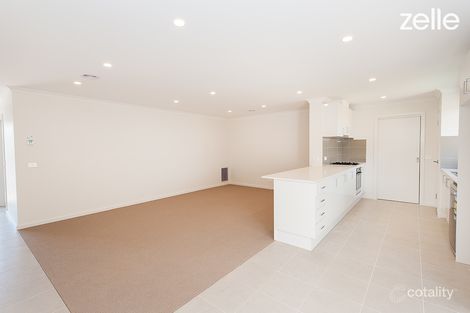 Property photo of 16 Brookfields Mews Lavington NSW 2641