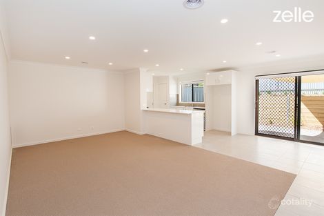 Property photo of 16 Brookfields Mews Lavington NSW 2641