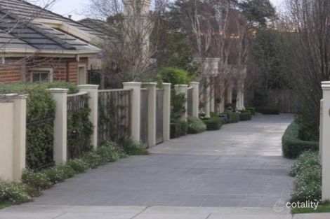 Property photo of 2/64 Gloucester Avenue Berwick VIC 3806