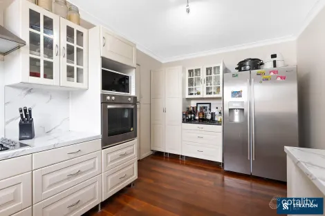 Property photo of 4 Drayton Court Kelmscott WA 6111