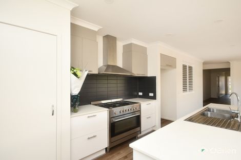 Property photo of 28 Houghton Crescent Eagle Point VIC 3878