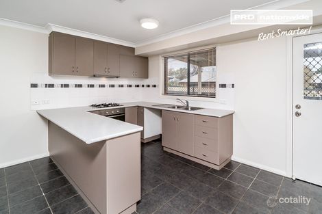 Property photo of 2/2-4 Macquarie Street Mount Austin NSW 2650