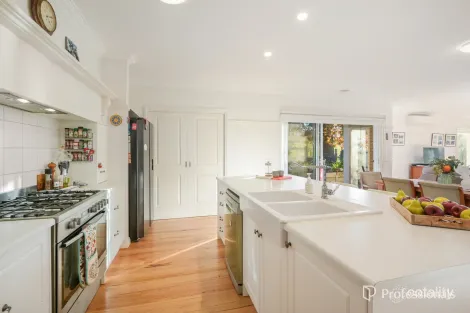Property photo of 54 Braeside Drive Launching Place VIC 3139