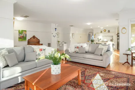 Property photo of 54 Braeside Drive Launching Place VIC 3139