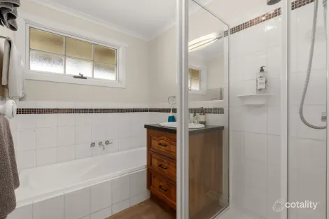 Property photo of 9 Russell Street Drouin VIC 3818