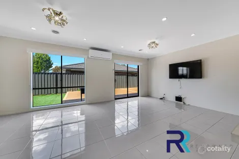 Property photo of 104 Wattletree Street Craigieburn VIC 3064