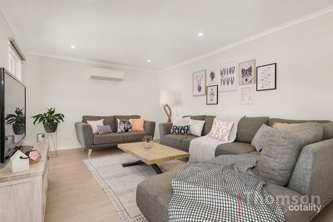 Property photo of 4 Stirling Avenue Cranbourne North VIC 3977
