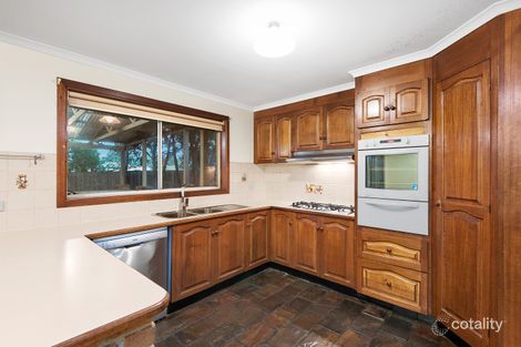 Property photo of 8 Skipton Place Endeavour Hills VIC 3802