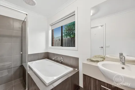 Property photo of 3 Subzero Drive Doreen VIC 3754