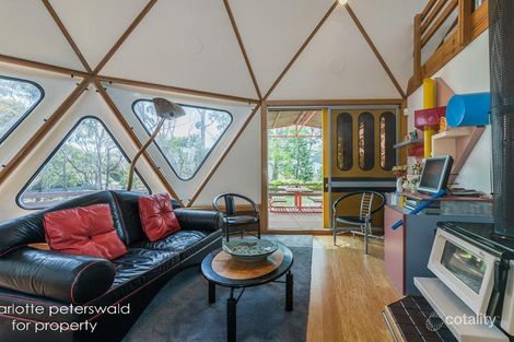 Property photo of 1 Ribbon Gum Court Mount Nelson TAS 7007