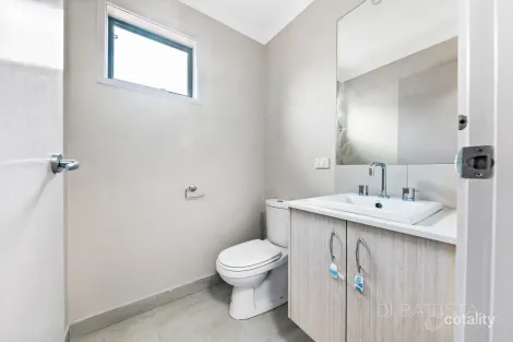 Property photo of 11 Baronial Way Craigieburn VIC 3064