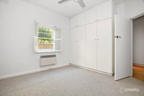 Property photo of 2/66 Mathoura Road Toorak VIC 3142