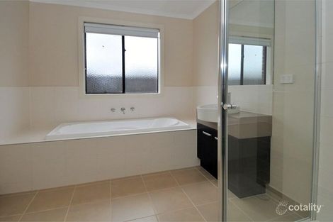 Property photo of 2 Terrick Street Tarneit VIC 3029