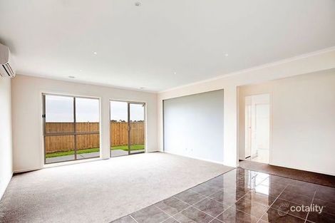 Property photo of 11 Hemingway Grove Cranbourne West VIC 3977