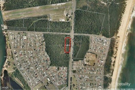 878-882 Pacific Hwy, Blacksmiths, NSW 2281