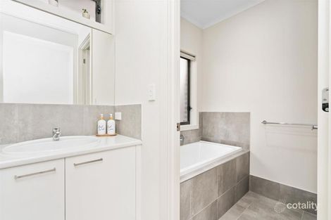 44 Noble Cct, Onkaparinga Heights, SA 5163