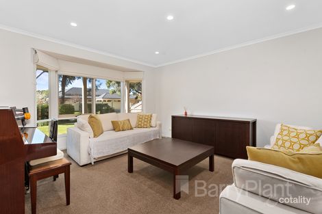 Property photo of 32 Westminster Drive Rowville VIC 3178