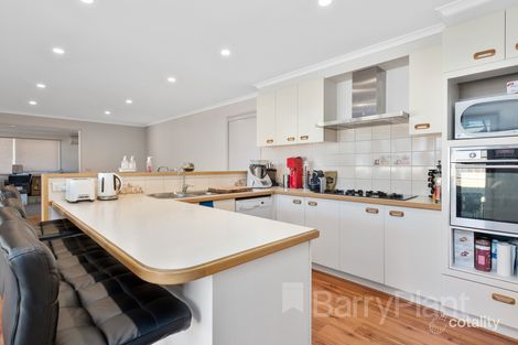 Property photo of 32 Westminster Drive Rowville VIC 3178