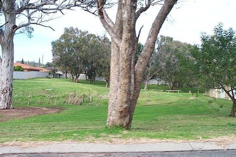 42 Abingdon Rd, Swan View, WA 6056