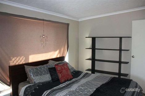 Property photo of 2/33 Kalimna Drive Broadbeach Waters QLD 4218