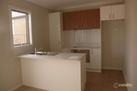 42 Bushlark Cres, Williams Landing, VIC 3027