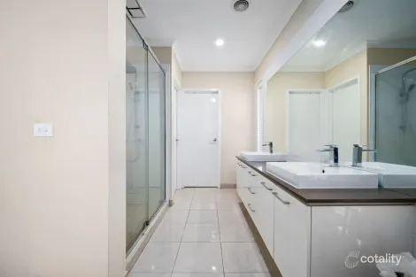 Property photo of 3 Bandicoot Loop Tarneit VIC 3029