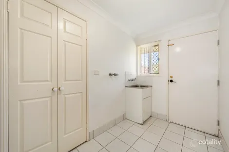 Property photo of 5 Kensington Place Bridgeman Downs QLD 4035