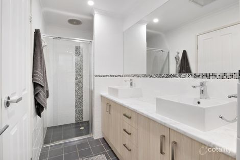 Property photo of 16 Cairns Way Seaford Rise SA 5169